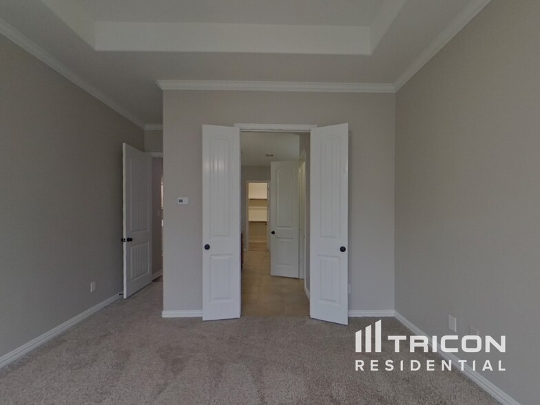 Building Photo - 5616 Granada Dr