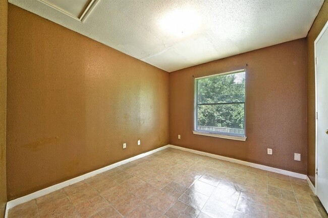 Building Photo - 9636 Crofton St