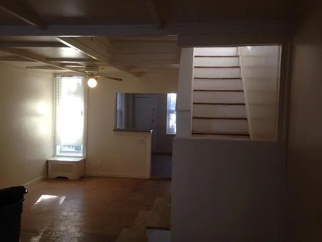 Building Photo - 2006 Bridge St