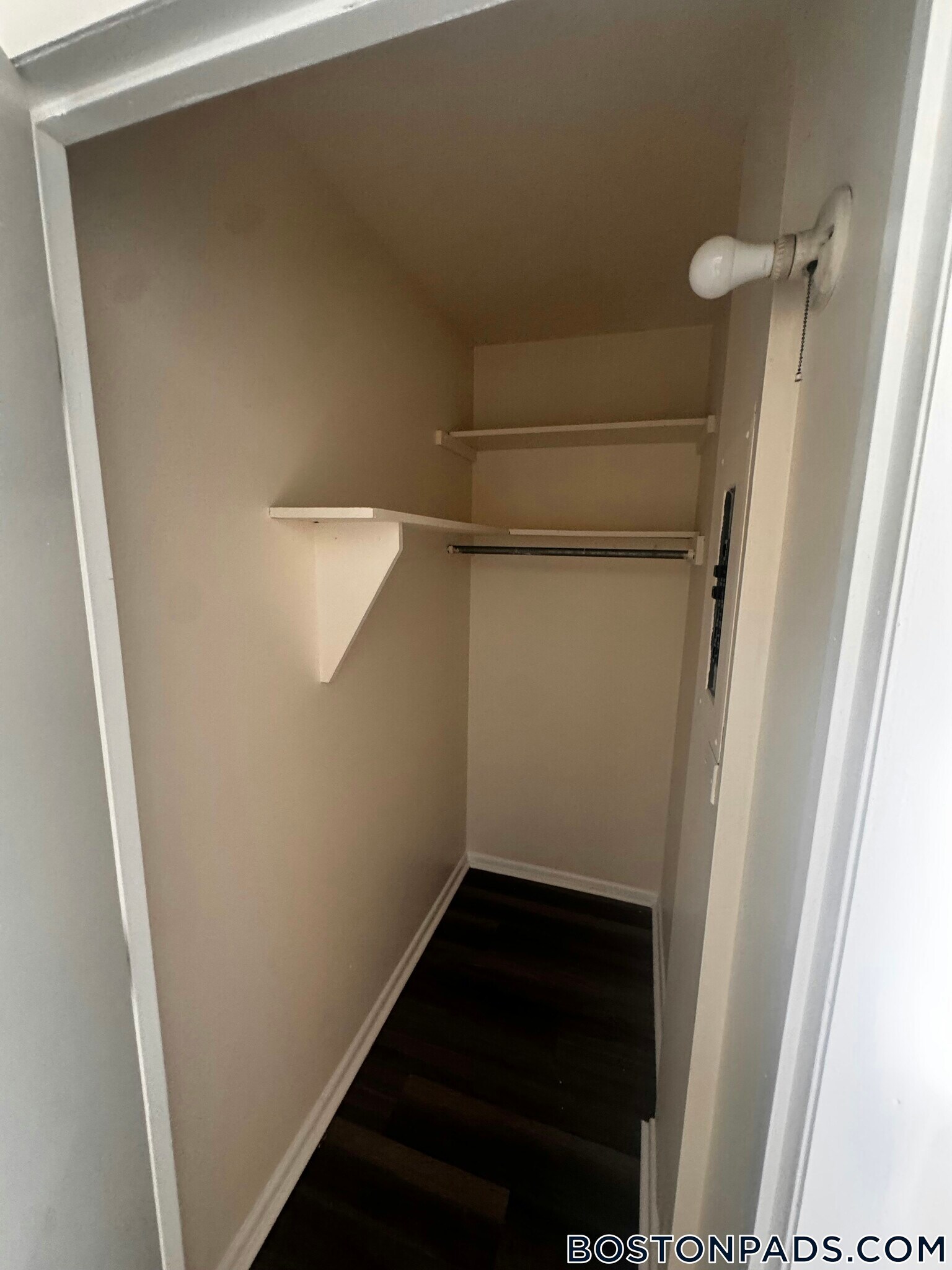 Building Photo - 16 Westgate Dr