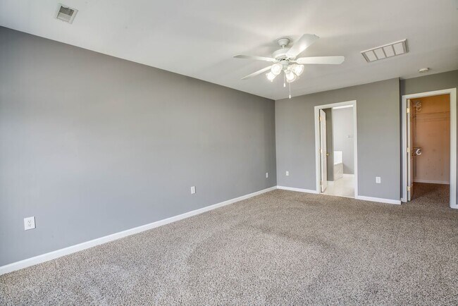 Building Photo - 43 Carlsbad Dr