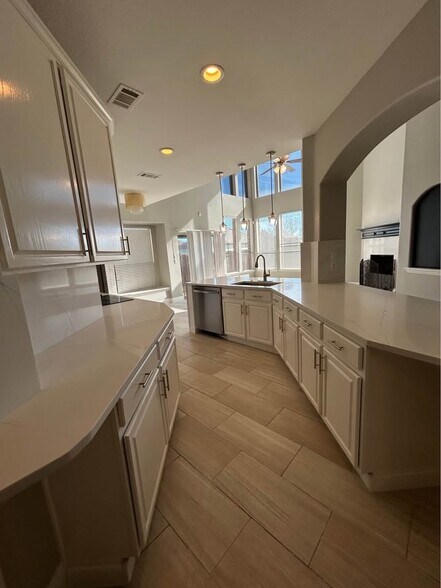 Building Photo - 416 Cypress Hill Dr