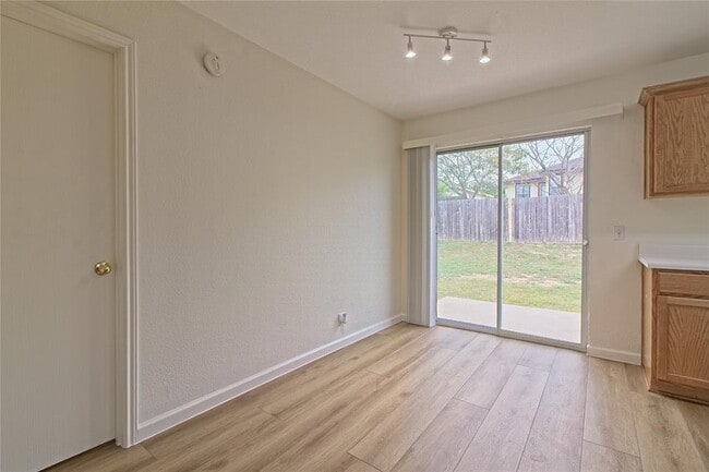 Building Photo - 313 Avalanche Ave