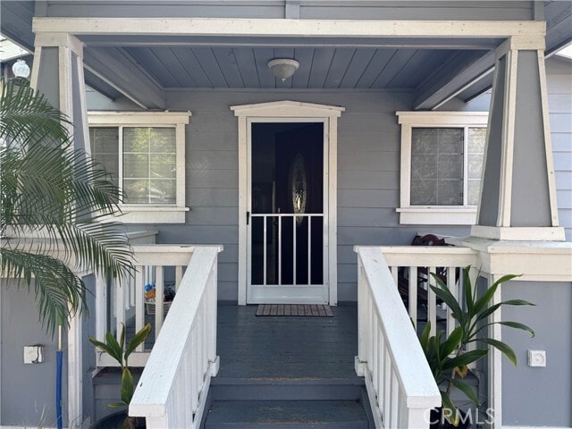 Building Photo - 594 N Lemon St