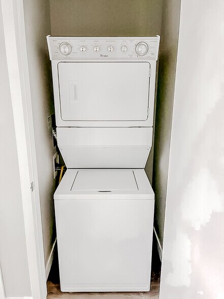 Building Photo - 1400 Walnut St