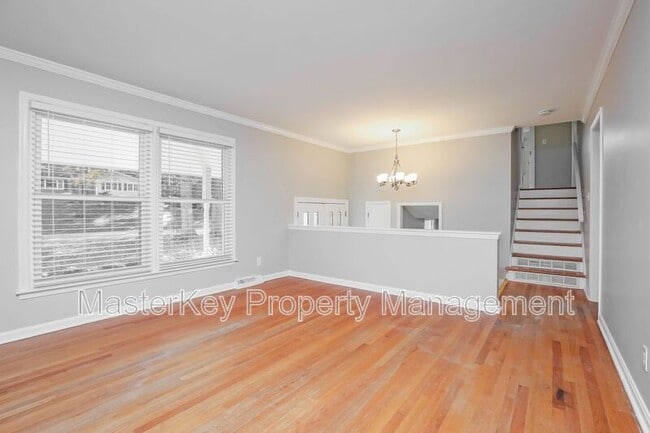 Building Photo - 916 Tanglewood Dr