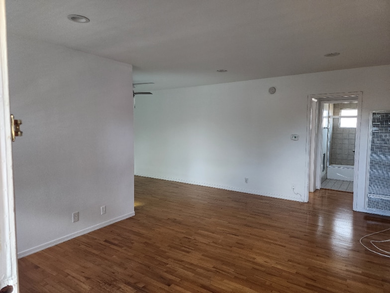 Building Photo - 1025 Idaho Ave