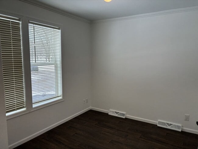 Building Photo - 521 Cimarron