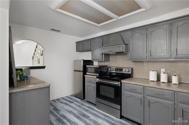 Building Photo - 16 Melanie Dr