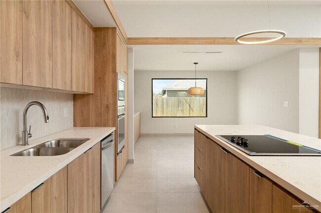 Building Photo - 24 Zenker Ave