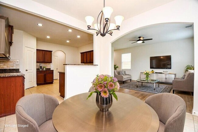 Building Photo - 10909 Panther Ct