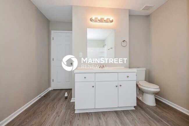 Building Photo - 4 Bedroom Pet-Friendly Home in Lithonia, GA with Main Street Renewal