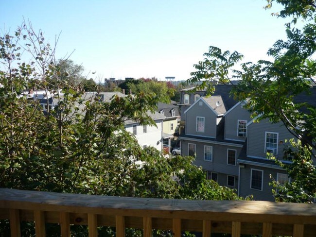 Building Photo - 27 Buttonwood St