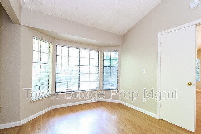 Building Photo - 2277 Sandcastle Way