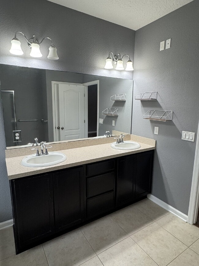 Building Photo - For Rent