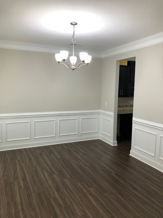 Building Photo - Lake Front Community 4 bed, 3 bath