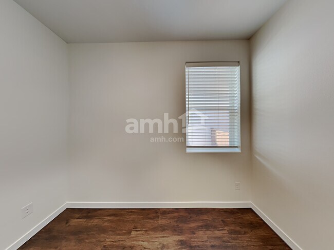 Building Photo - 19232 18th Ave Ct E