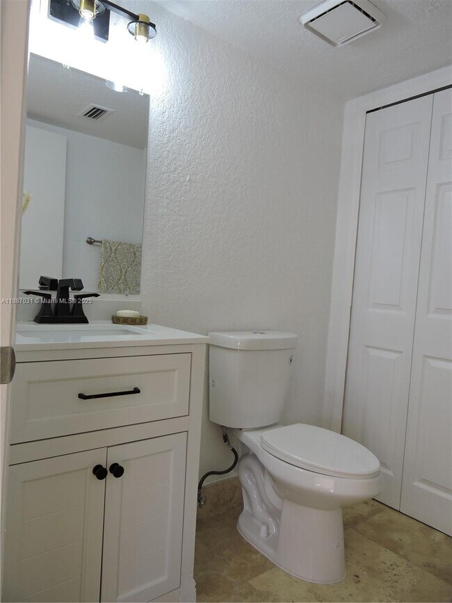 Building Photo - 1316 SW 118th Terrace