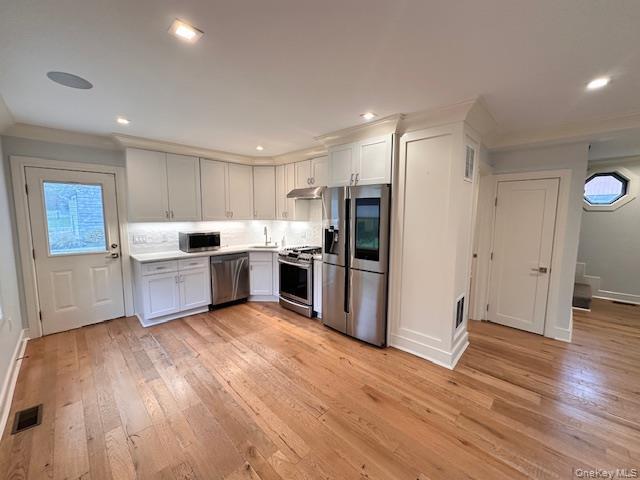 Building Photo - 414 Thompson St