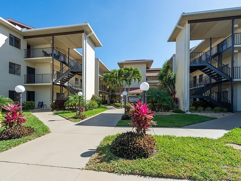 Building Photo - 11220 Caravel Cir