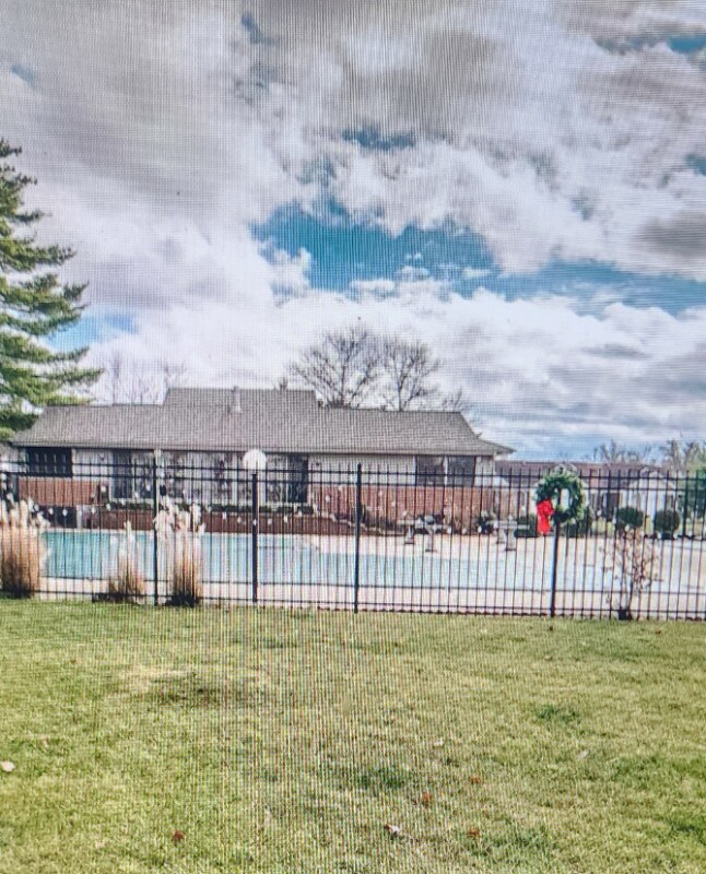 Building Photo - 634 Sandy Summit Dr