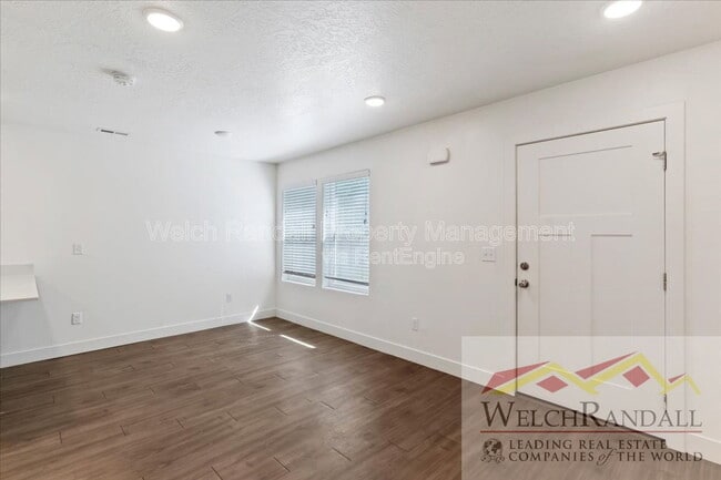 Building Photo - 1173 Shady Brook Ln S