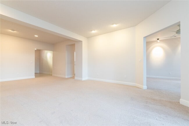 Building Photo - 3194 Richmond Rd