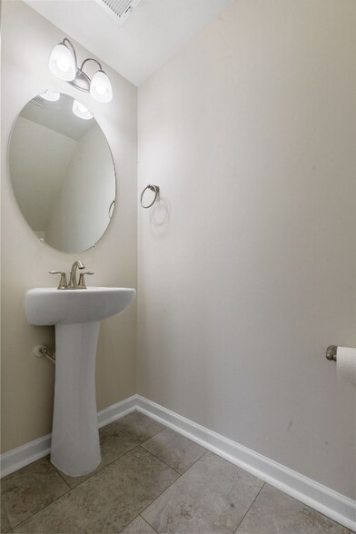 Building Photo - 9814 Lone Cypress Ln