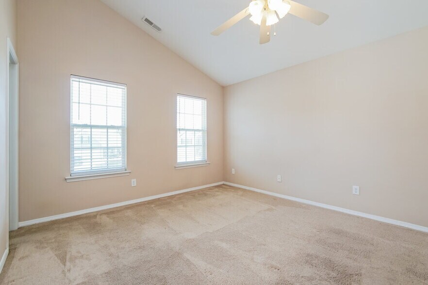 Building Photo - 1017 Dewberry Ct