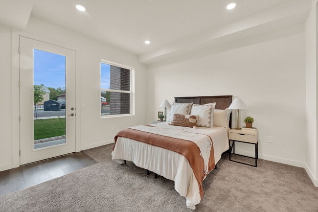 Building Photo - First  Month Rent FREE