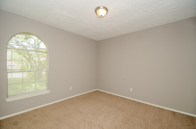 Building Photo - 8319 Bird Run Dr