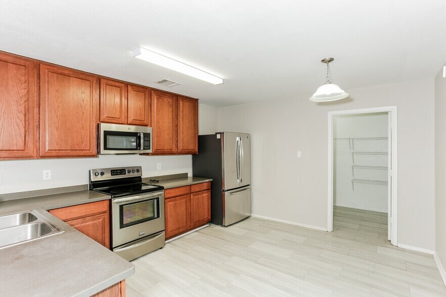 Building Photo - 2026 Times Rd