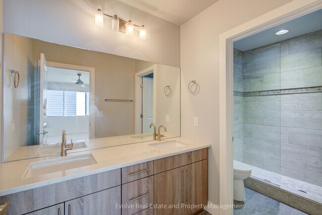 Building Photo - Evolve Real Estate: Gorgeous Townhome Near Sloan's Lake AVAILABLE JUNE 1ST!