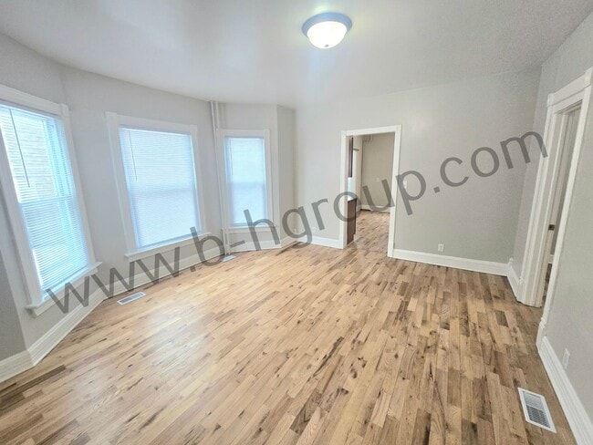 Building Photo - 1925 53rd St