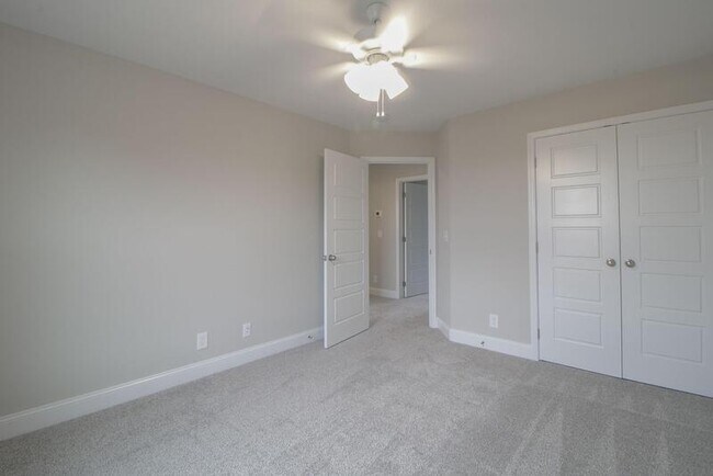 Building Photo - 485 Herman Dr