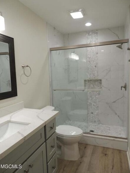 Building Photo - 248 Highpoint Dr