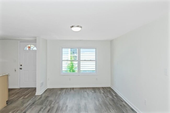 Building Photo - 204 Mill St