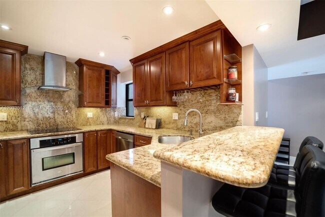 Building Photo - 317 Poinciana Island Dr