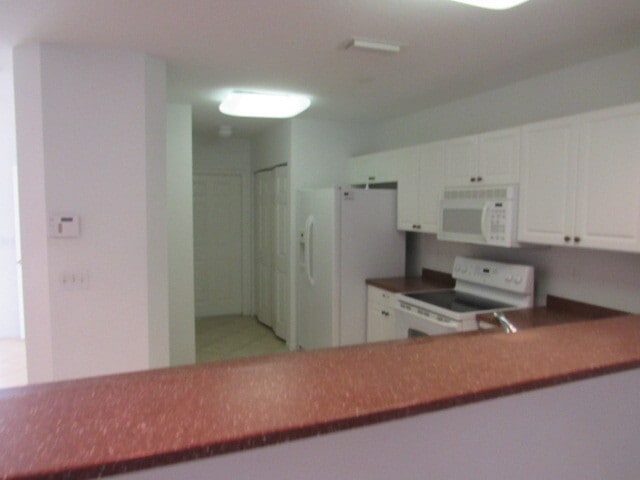 Building Photo - Large 3 bedroom 2.5 bathroom Townhouse
