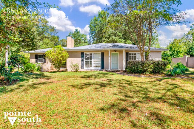 Building Photo - 703 Belrose Ave