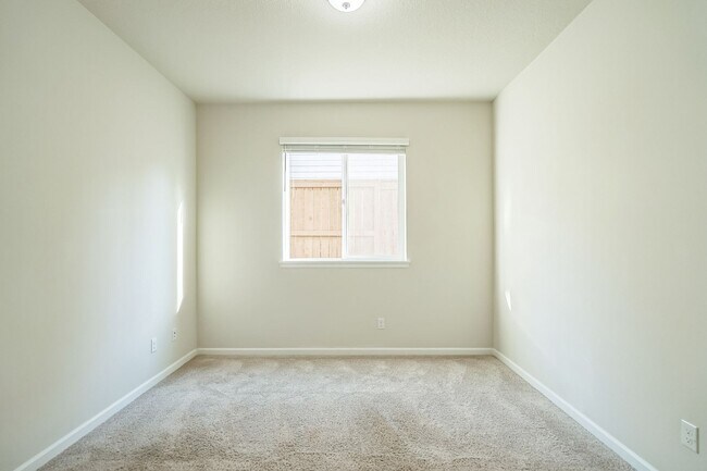 Building Photo - 9745 SW 171st Ave