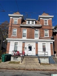 Building Photo - 831 Seneca St