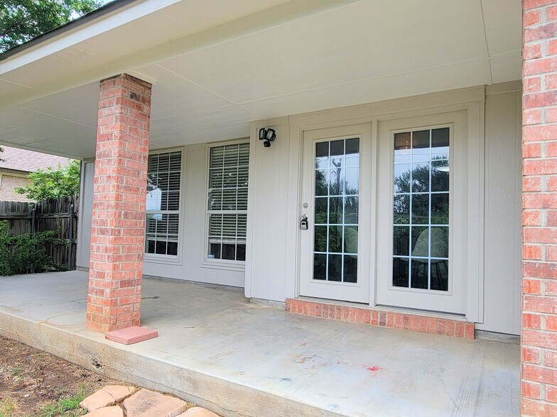 Building Photo - 5421 Teal Dr