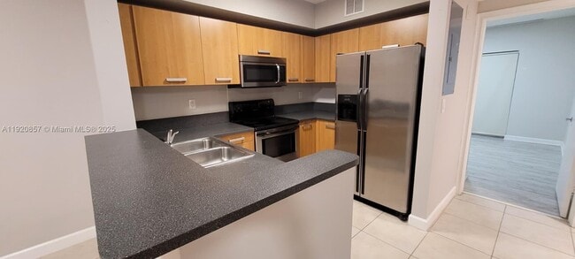 Building Photo - 471 NE 25th St