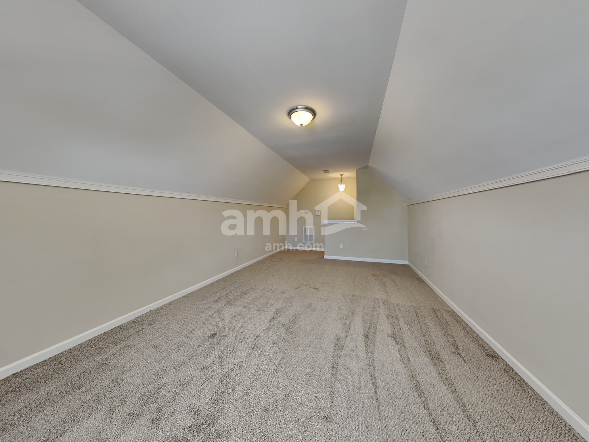 Building Photo - 714 W Parris Ave