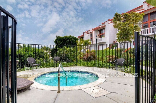 Building Photo - 2415 La Costa Ave