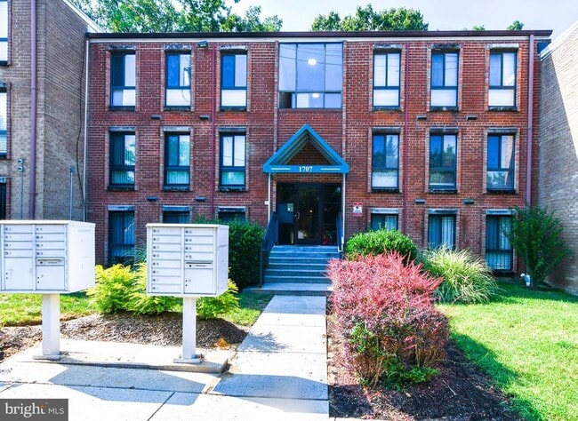 Building Photo - 1707 Gainesville St SE