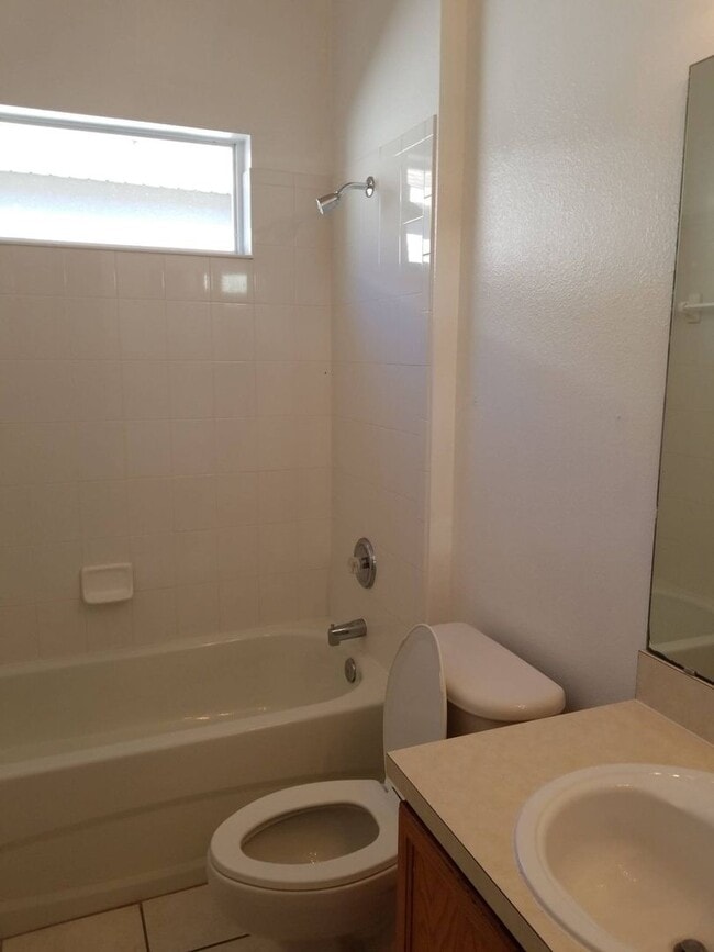 Building Photo - Great 4/2 In La Vina Near Lake Nona