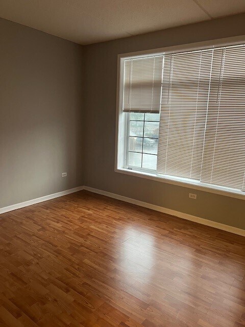 Building Photo - 105 W St Charles Rd