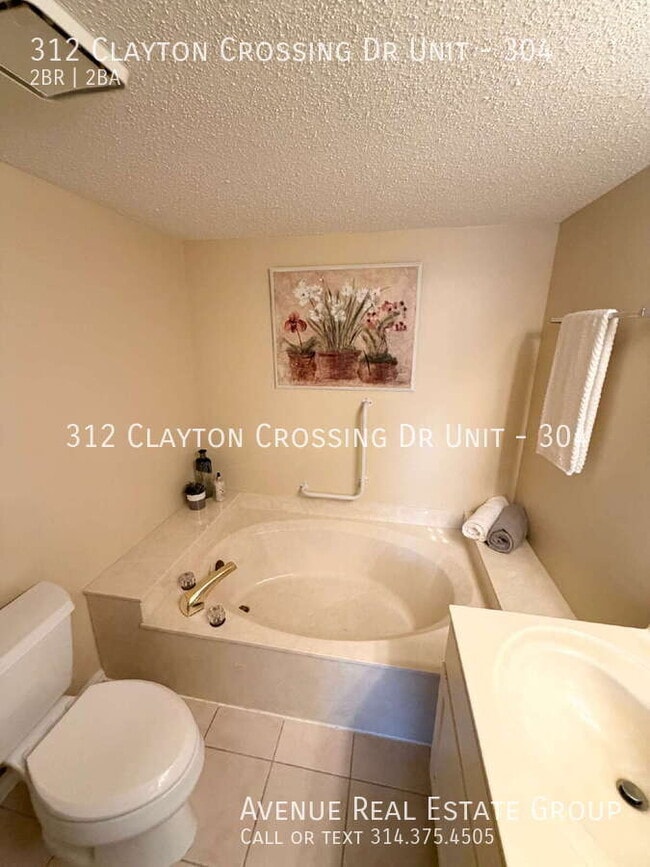 Building Photo - 312 Clayton Xing Dr